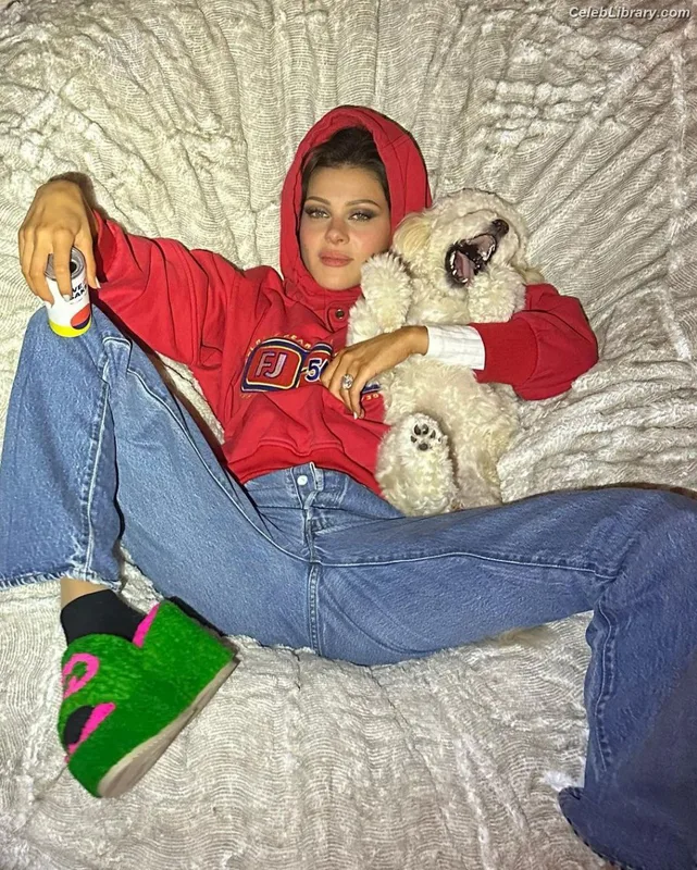 Nicola Peltz photo 23 of 241