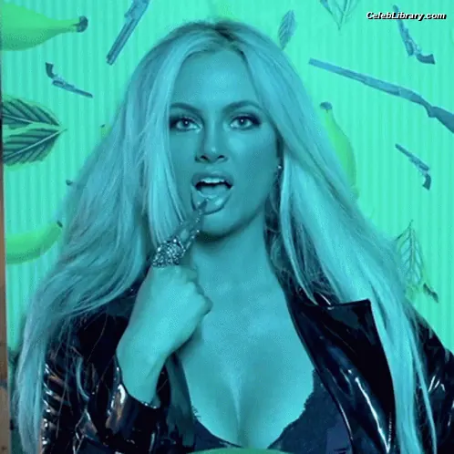 Nicole Arbour photo 15 of 112