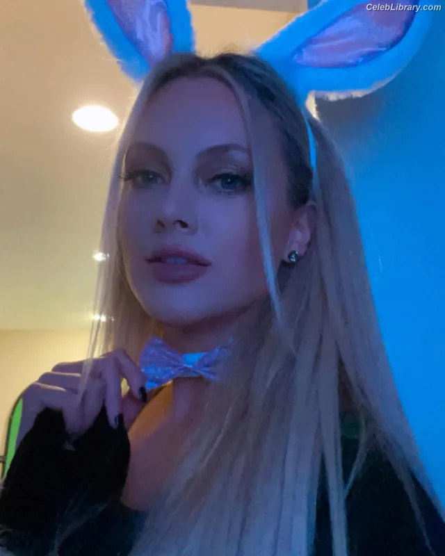 Nicole Arbour photo 12 of 109