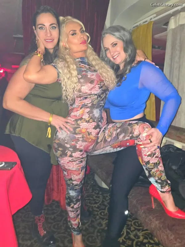 Nicole Coco Austin photo 17 of 1507