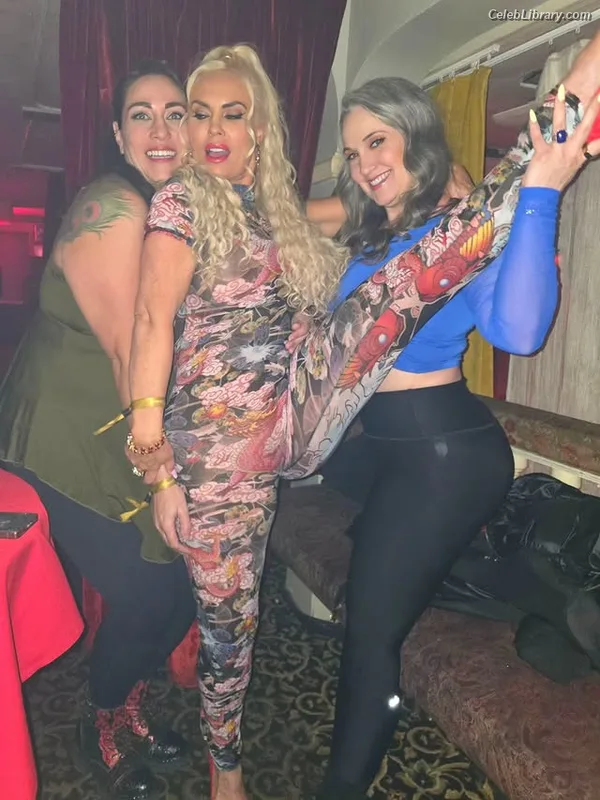 Nicole Coco Austin photo 18 of 1507