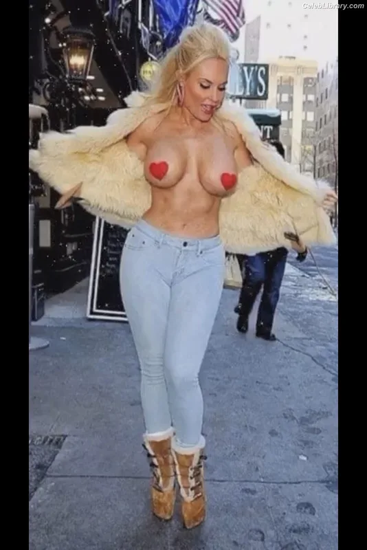 Nicole Coco Austin photo 2 of 1507