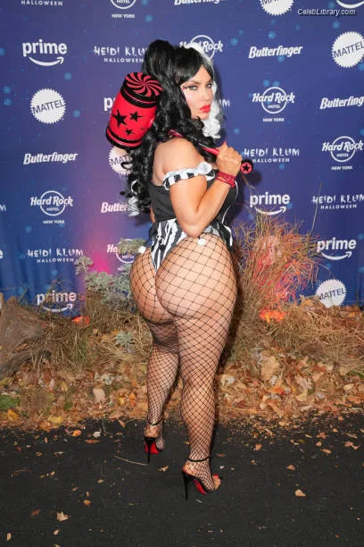 Nicole Coco Austin photo 8 of 1507