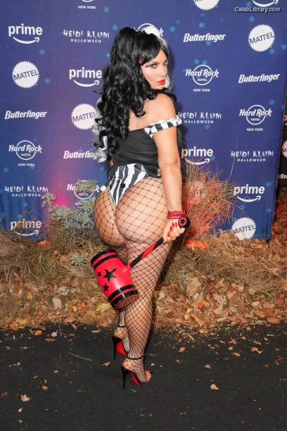 Nicole Coco Austin photo 10 of 1507