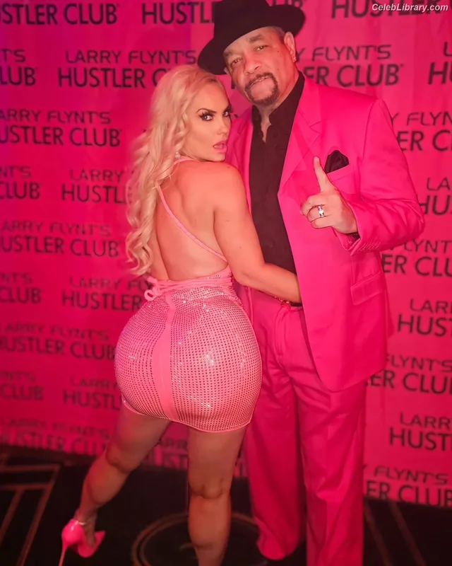 Nicole Coco Austin photo 16 of 1507