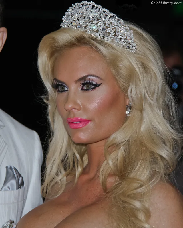 Nicole Coco Austin photo 2 of 1507