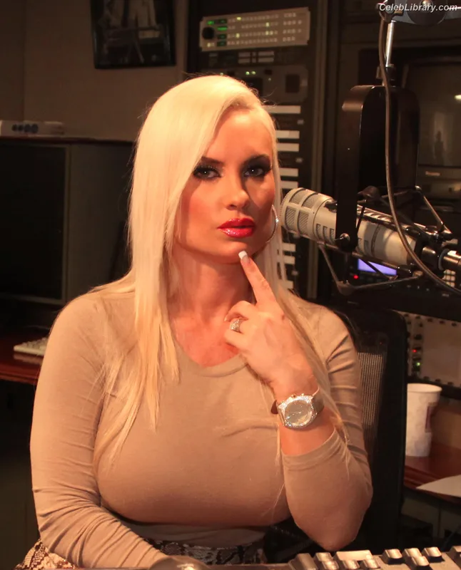 Nicole Coco Austin photo 4 of 1507