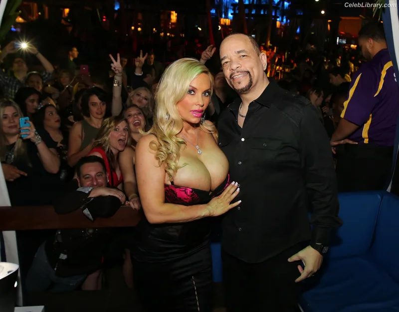 Nicole Coco Austin photo 8 of 1507