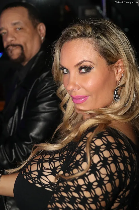 Nicole Coco Austin photo 1 of 1507