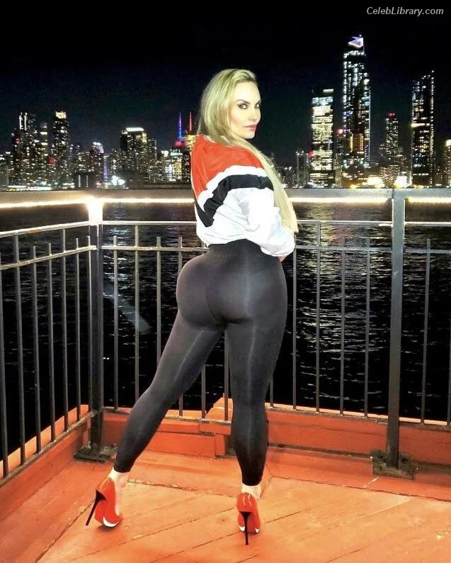 Nicole Coco Austin photo 16 of 1507