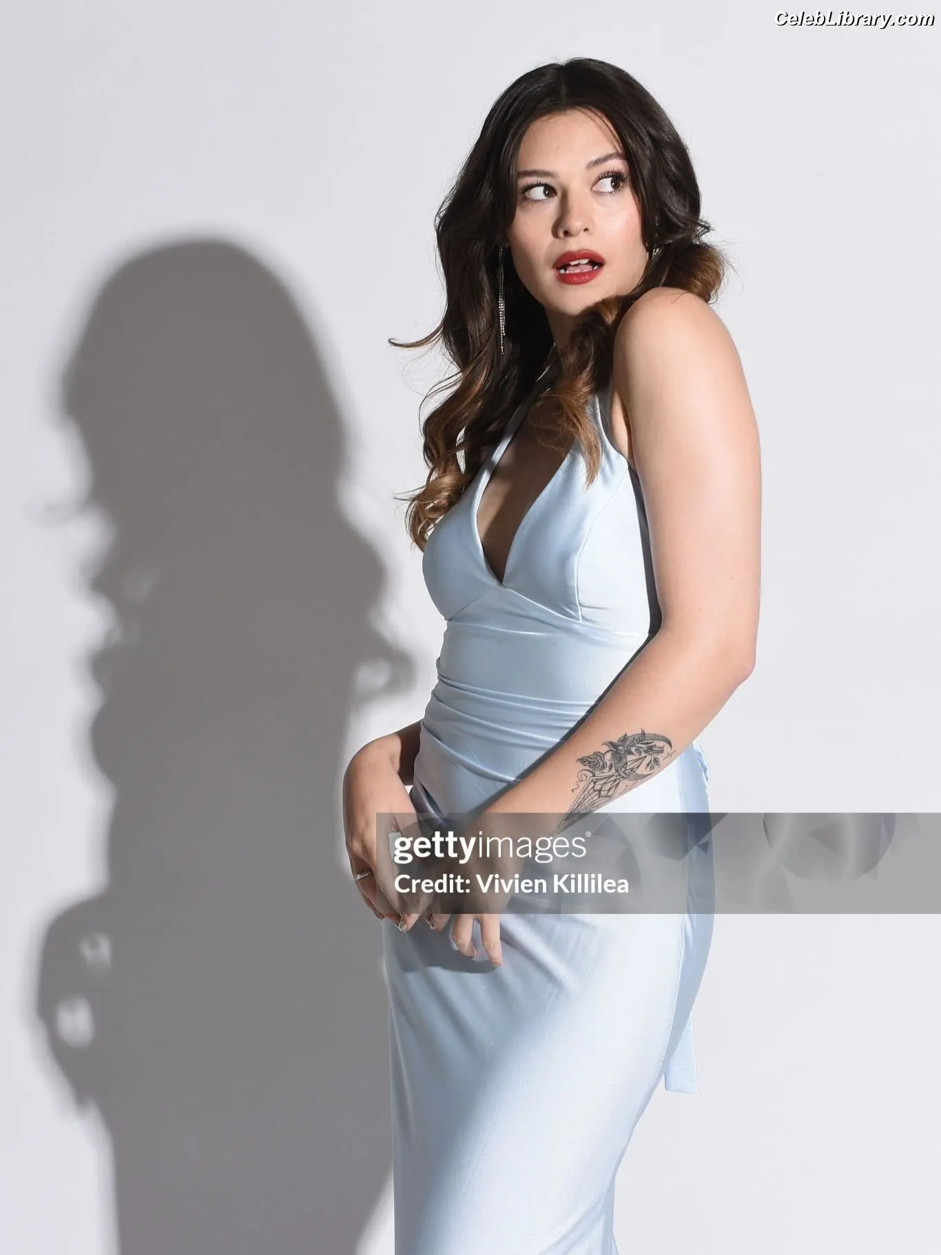 Nicole Maines photo 2 of 136