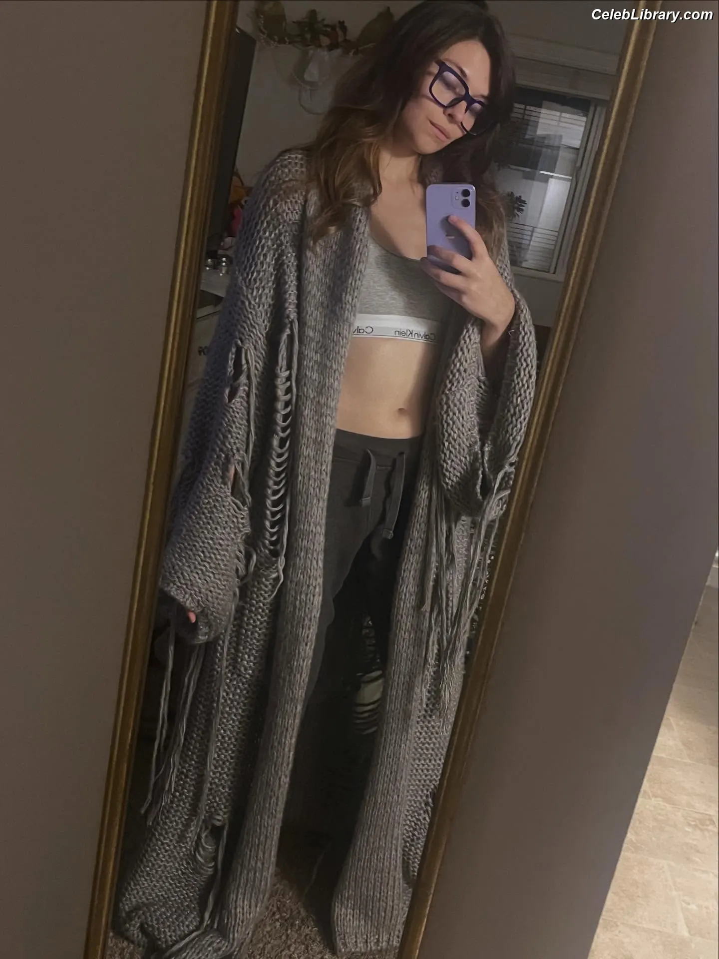 Nicole Maines photo 3 of 136