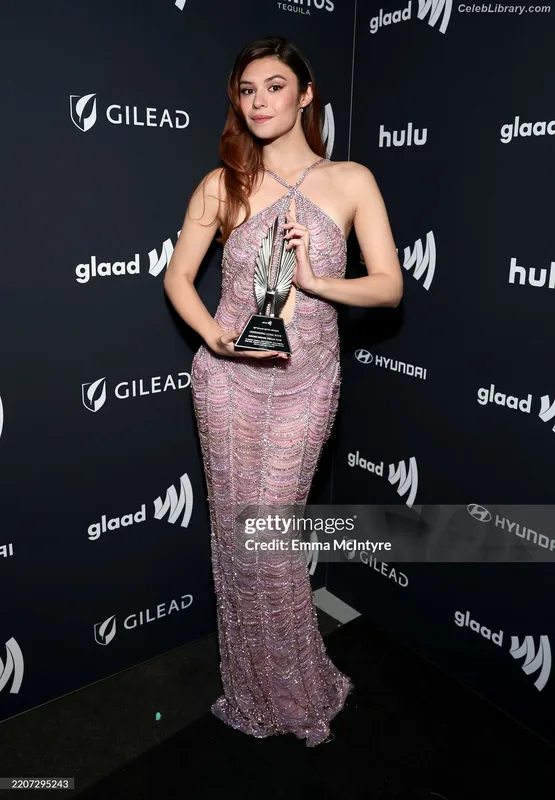 Nicole Maines photo 4 of 137