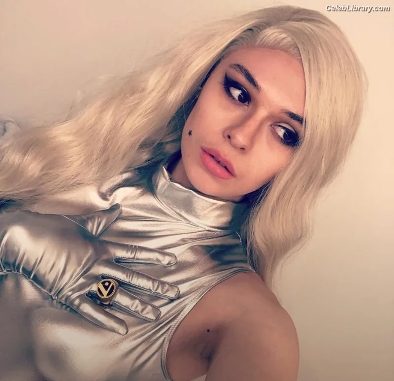 Nicole Maines photo 6 of 137