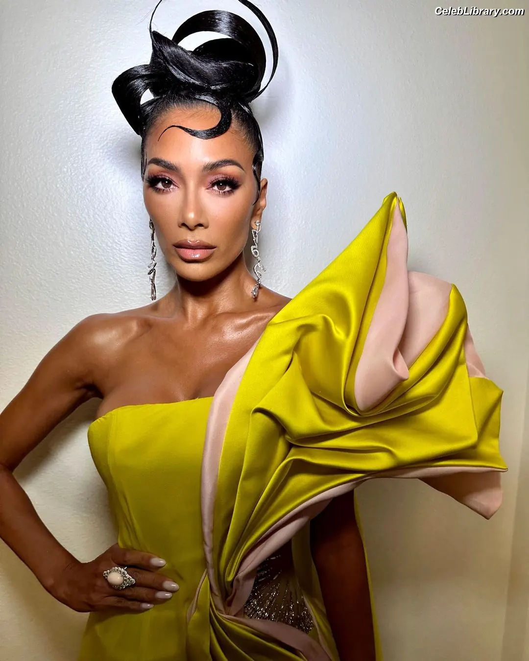 Nicole Scherzinger photo 13 of 1188