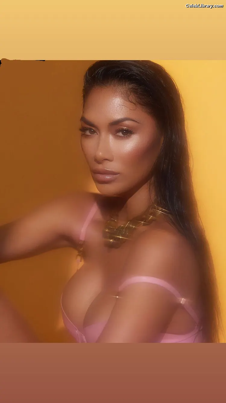 Nicole Scherzinger photo 1 of 1188