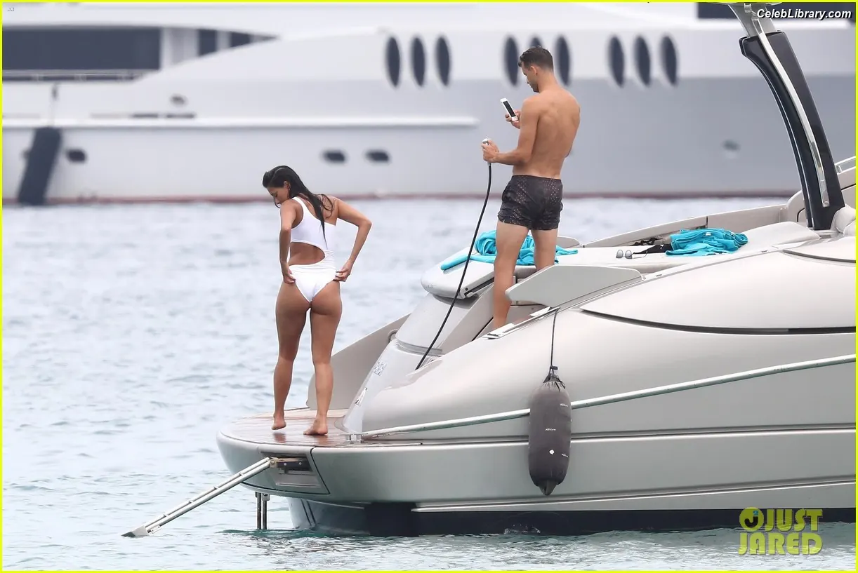 Nicole Scherzinger photo 6 of 1188