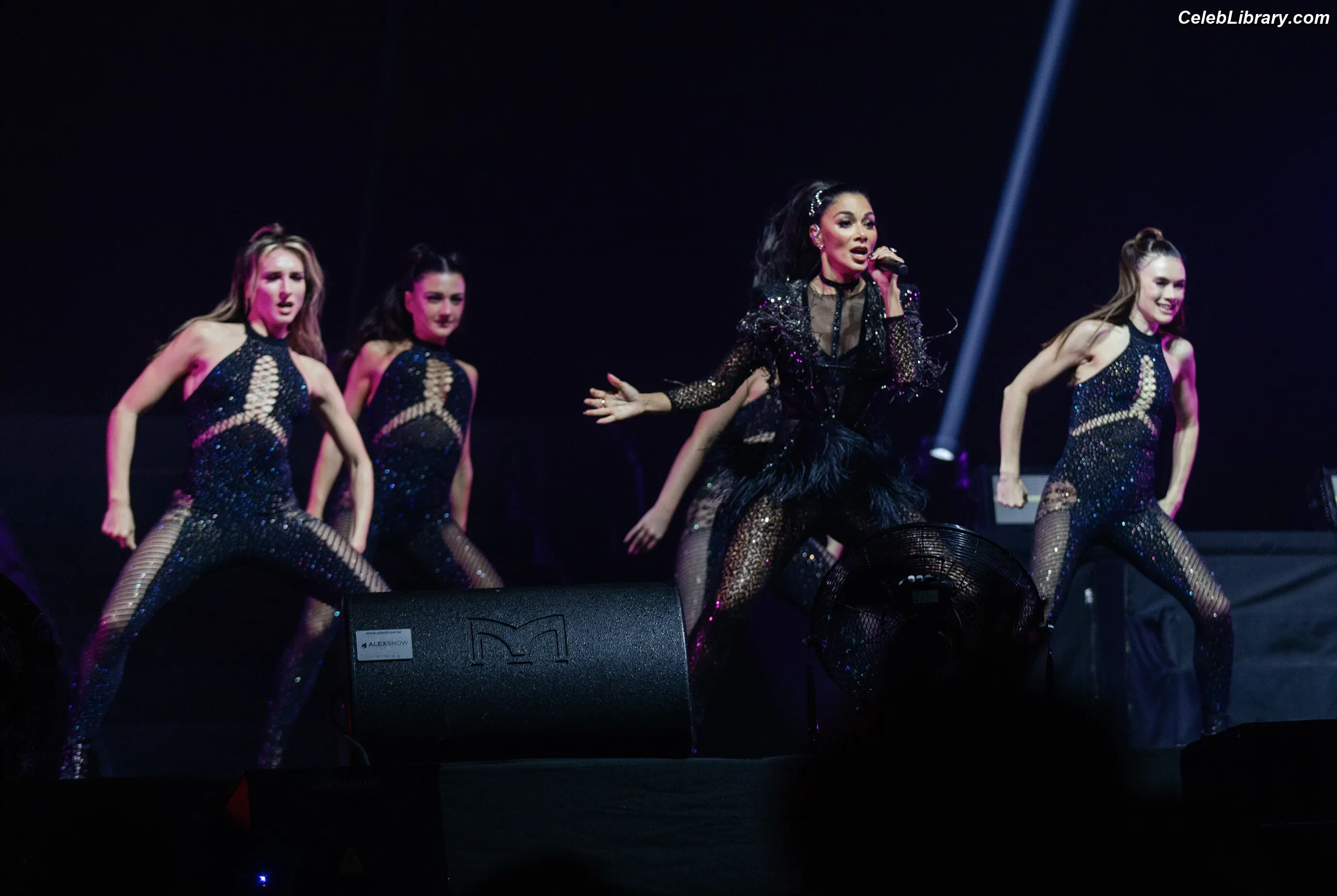 Nicole Scherzinger photo 18 of 1188