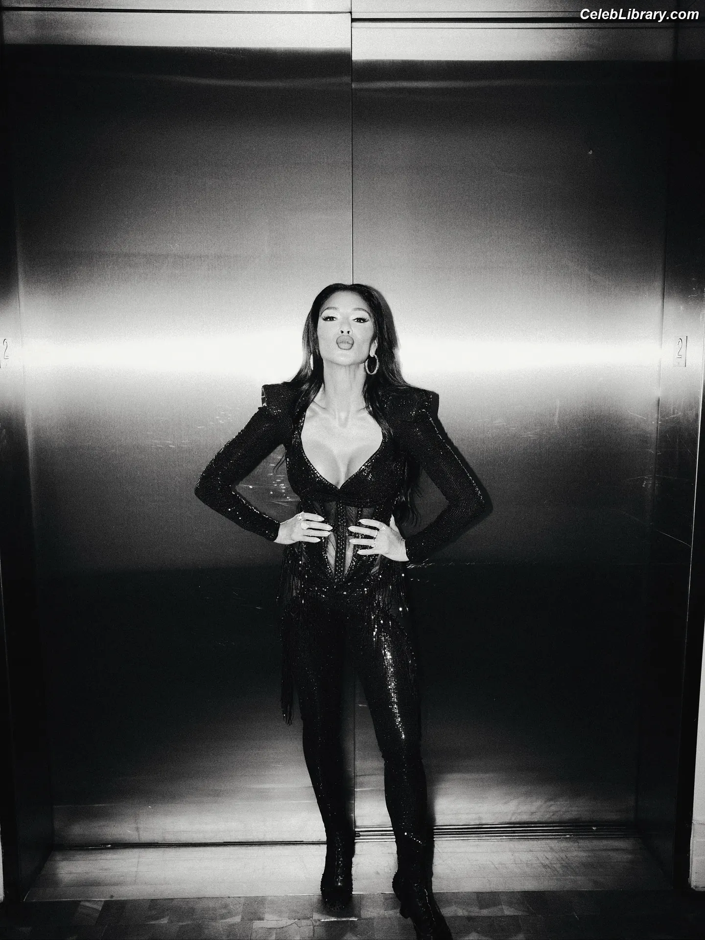 Nicole Scherzinger photo 10 of 1188