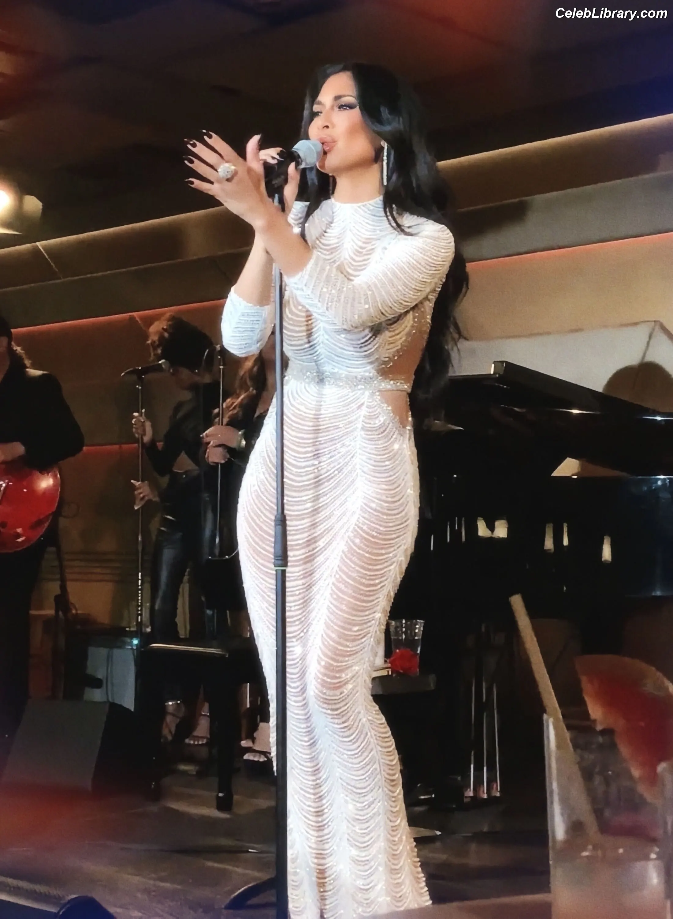 Nicole Scherzinger photo 21 of 1188