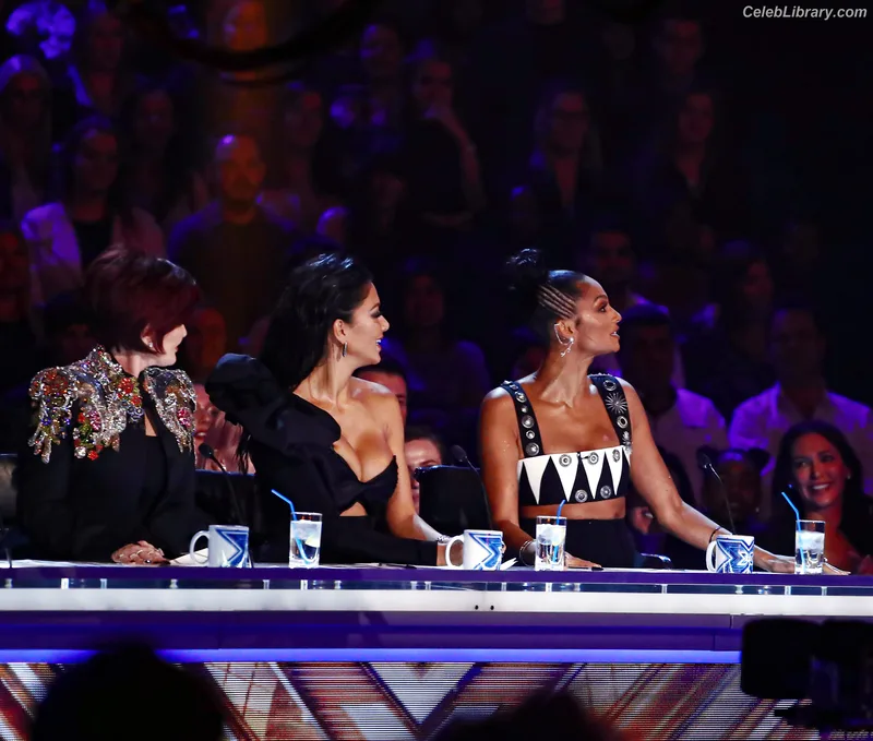 Nicole Scherzinger photo 23 of 1187
