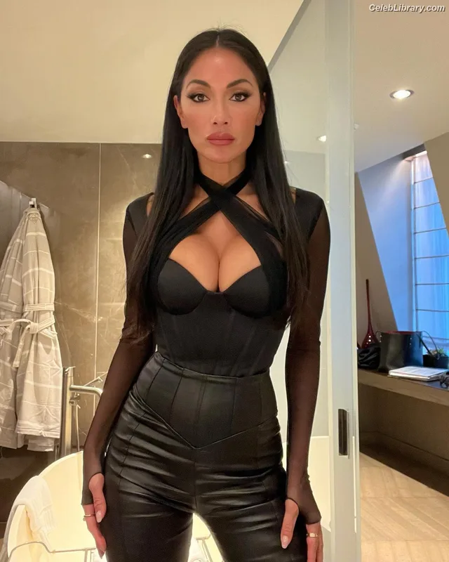 Nicole Scherzinger photo 19 of 1187
