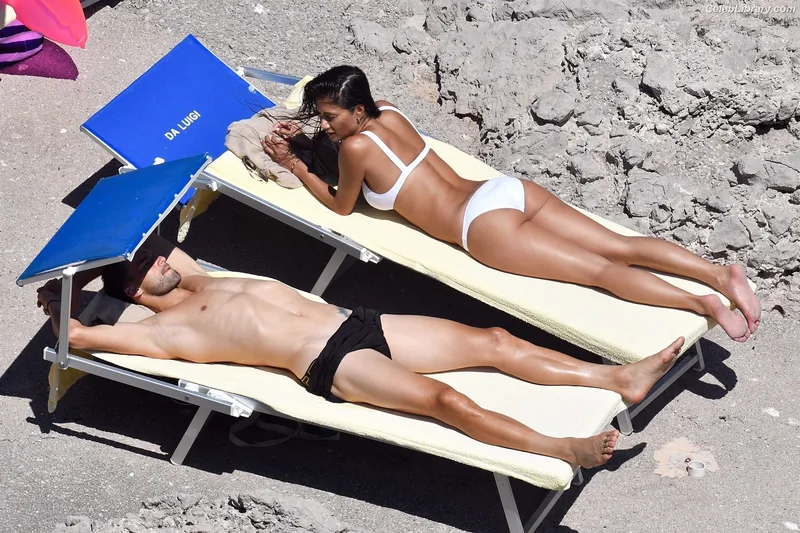 Nicole Scherzinger photo 1 of 1187