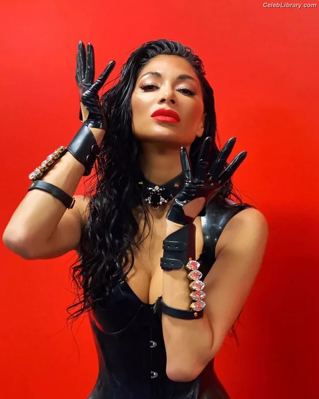 Nicole Scherzinger photo 15 of 1187