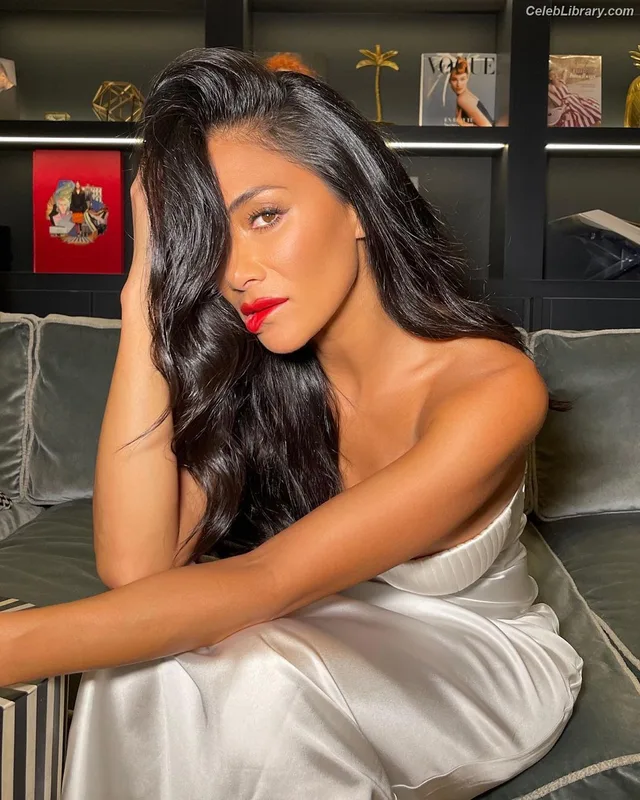 Nicole Scherzinger photo 17 of 1187