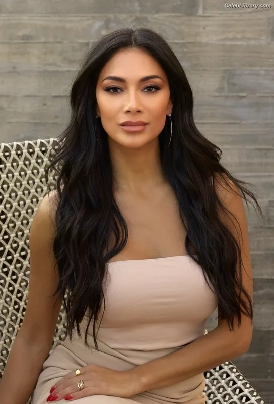 Nicole Scherzinger photo 19 of 1187