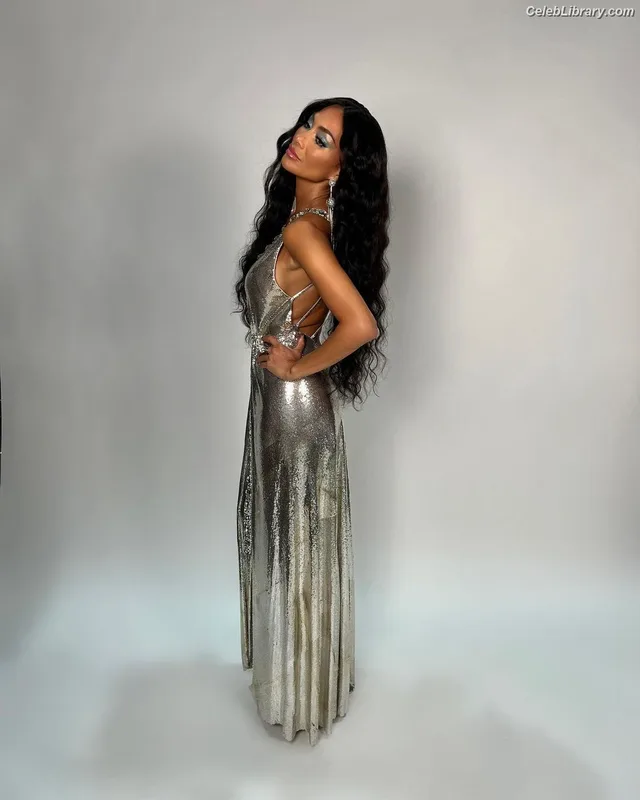 Nicole Scherzinger photo 21 of 1187