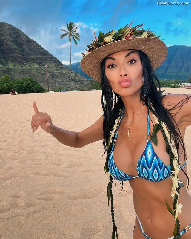 Nicole Scherzinger photo 23 of 1187