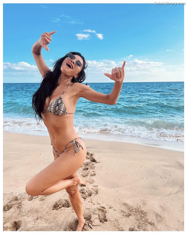 Nicole Scherzinger photo 12 of 1187