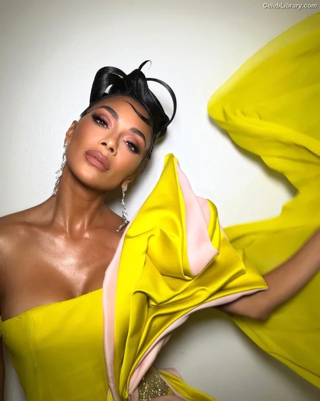 Nicole Scherzinger photo 14 of 1187