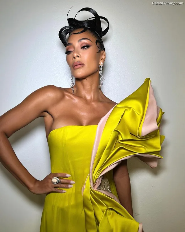 Nicole Scherzinger photo 15 of 1187