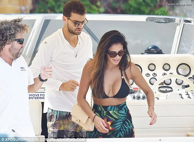 Nicole Scherzinger photo 16 of 1187
