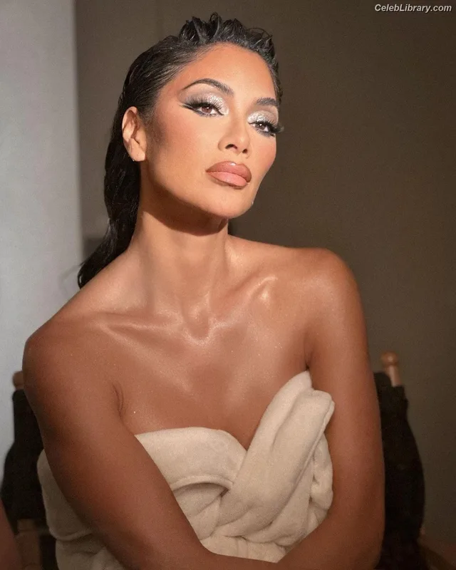 Nicole Scherzinger photo 5 of 1187