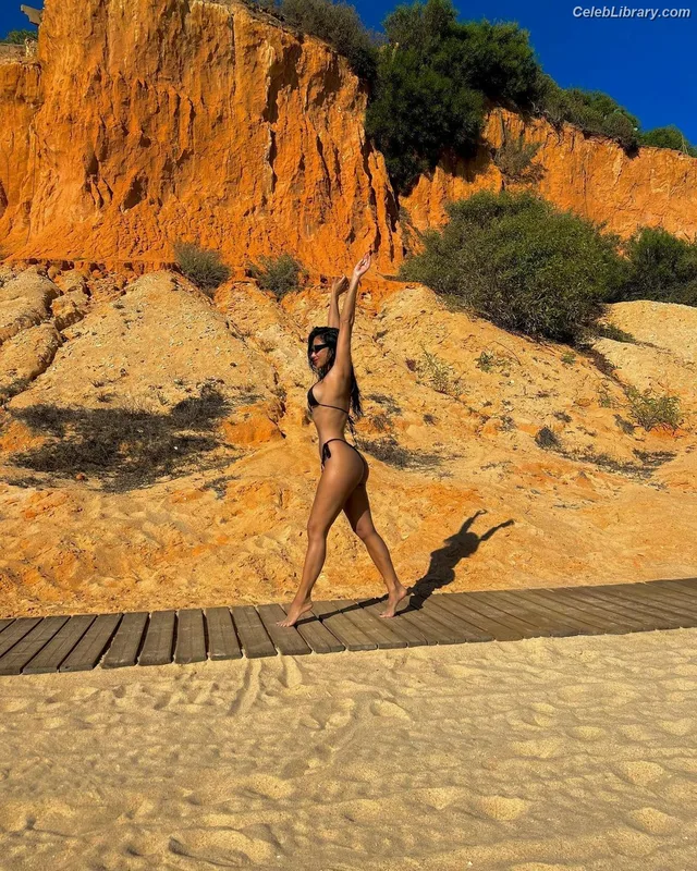 Nicole Scherzinger photo 15 of 1187