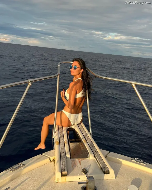 Nicole Scherzinger photo 9 of 1187
