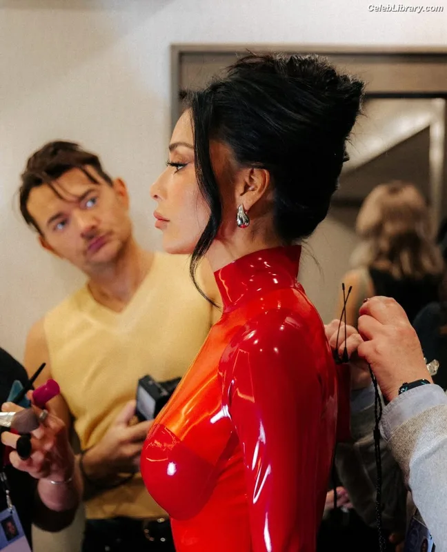 Nicole Scherzinger photo 15 of 1187