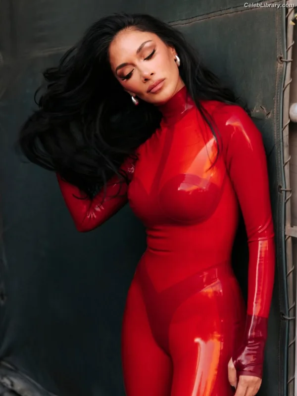 Nicole Scherzinger photo 5 of 1187