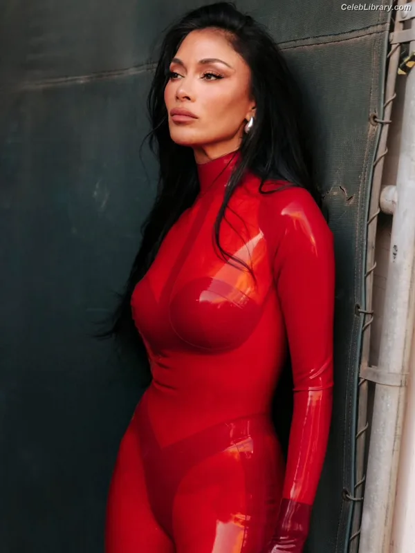Nicole Scherzinger photo 6 of 1187