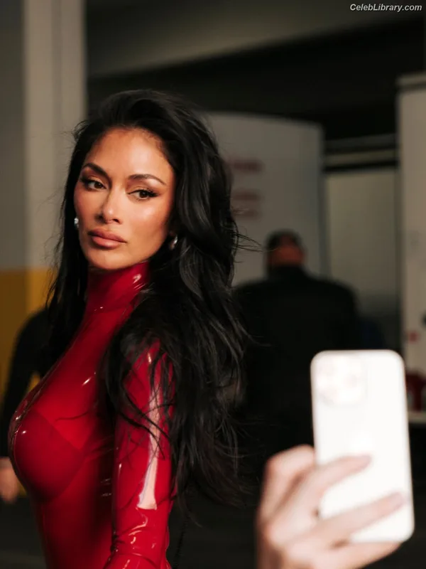 Nicole Scherzinger photo 7 of 1187