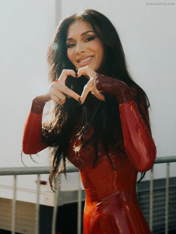 Nicole Scherzinger photo 8 of 1187