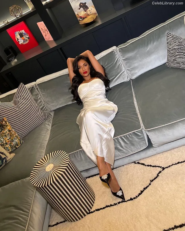 Nicole Scherzinger photo 17 of 1187