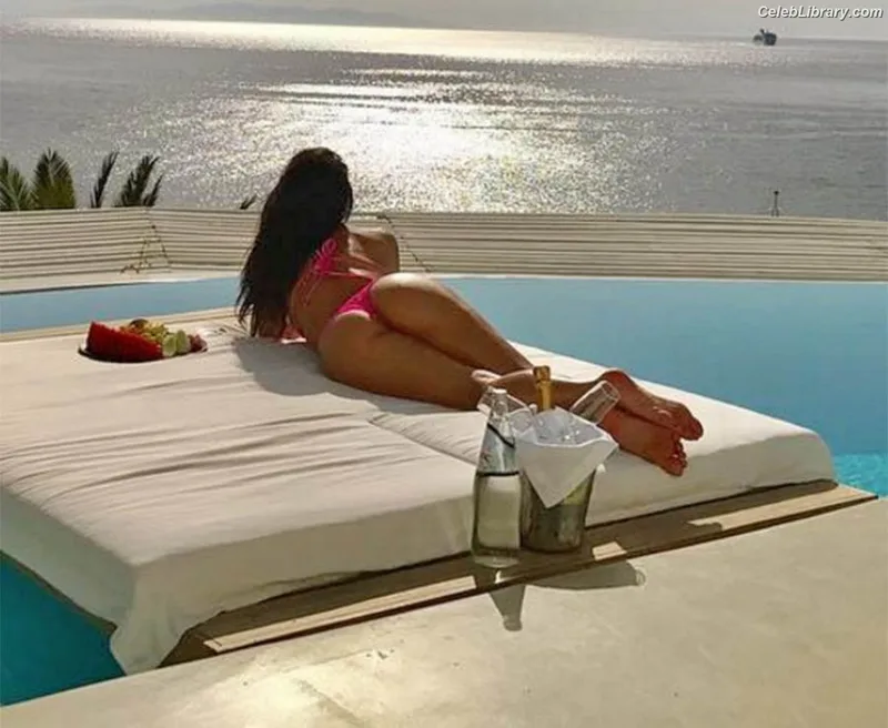 Nicole Scherzinger photo 19 of 1187