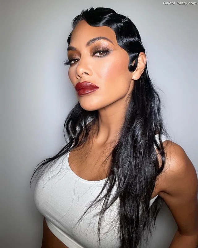 Nicole Scherzinger photo 13 of 1187