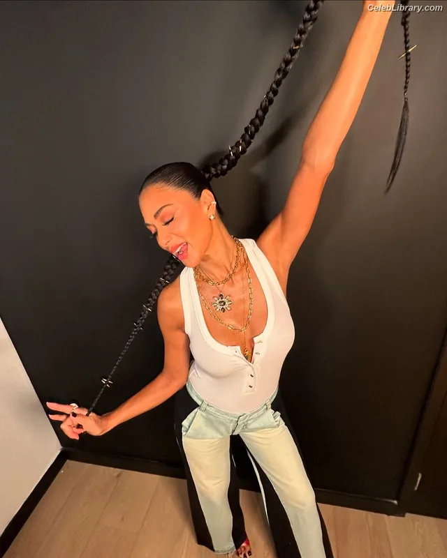 Nicole Scherzinger photo 15 of 1187