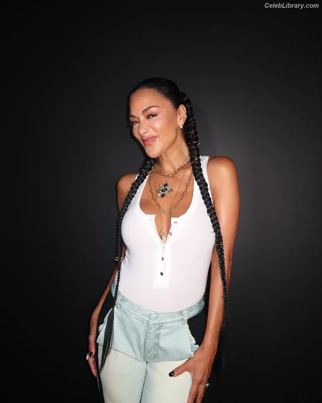 Nicole Scherzinger photo 16 of 1187