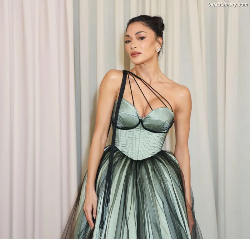 Nicole Scherzinger photo 20 of 1187